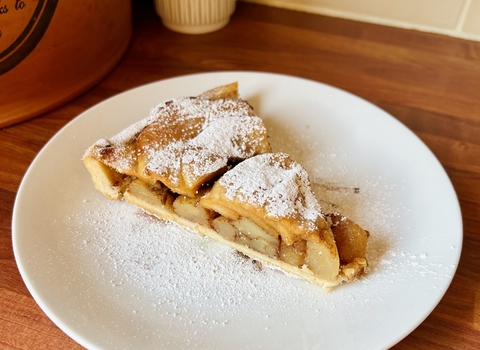 Apple and Cinnamon Tart