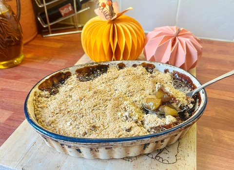 Spiced Halloween Maple Apple Crumble 